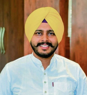 Amansher Singh (Sherry Kalsi)